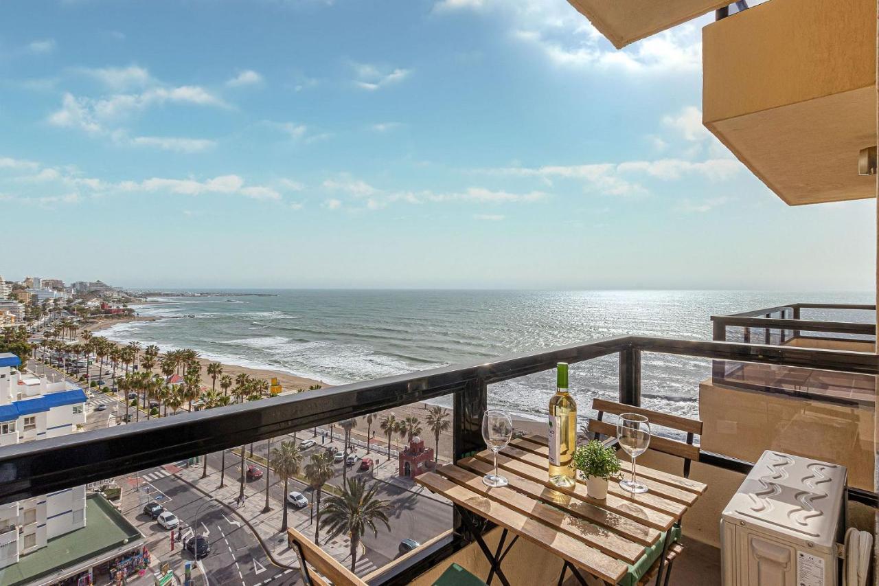 Beachfront With Spectacular Views And Swimming Pool 베날마데나코스타 외부 사진