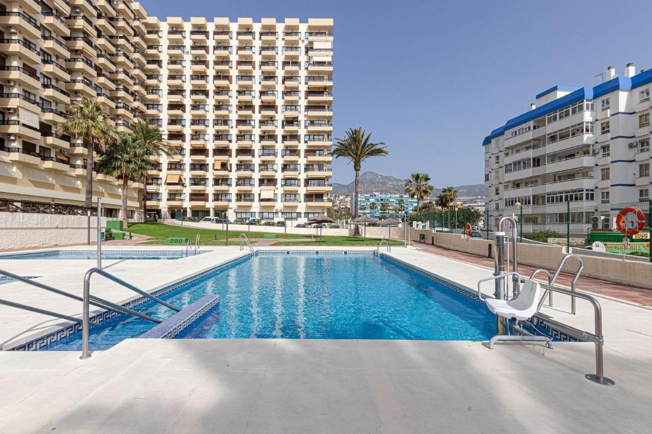 Beachfront With Spectacular Views And Swimming Pool 베날마데나코스타 외부 사진