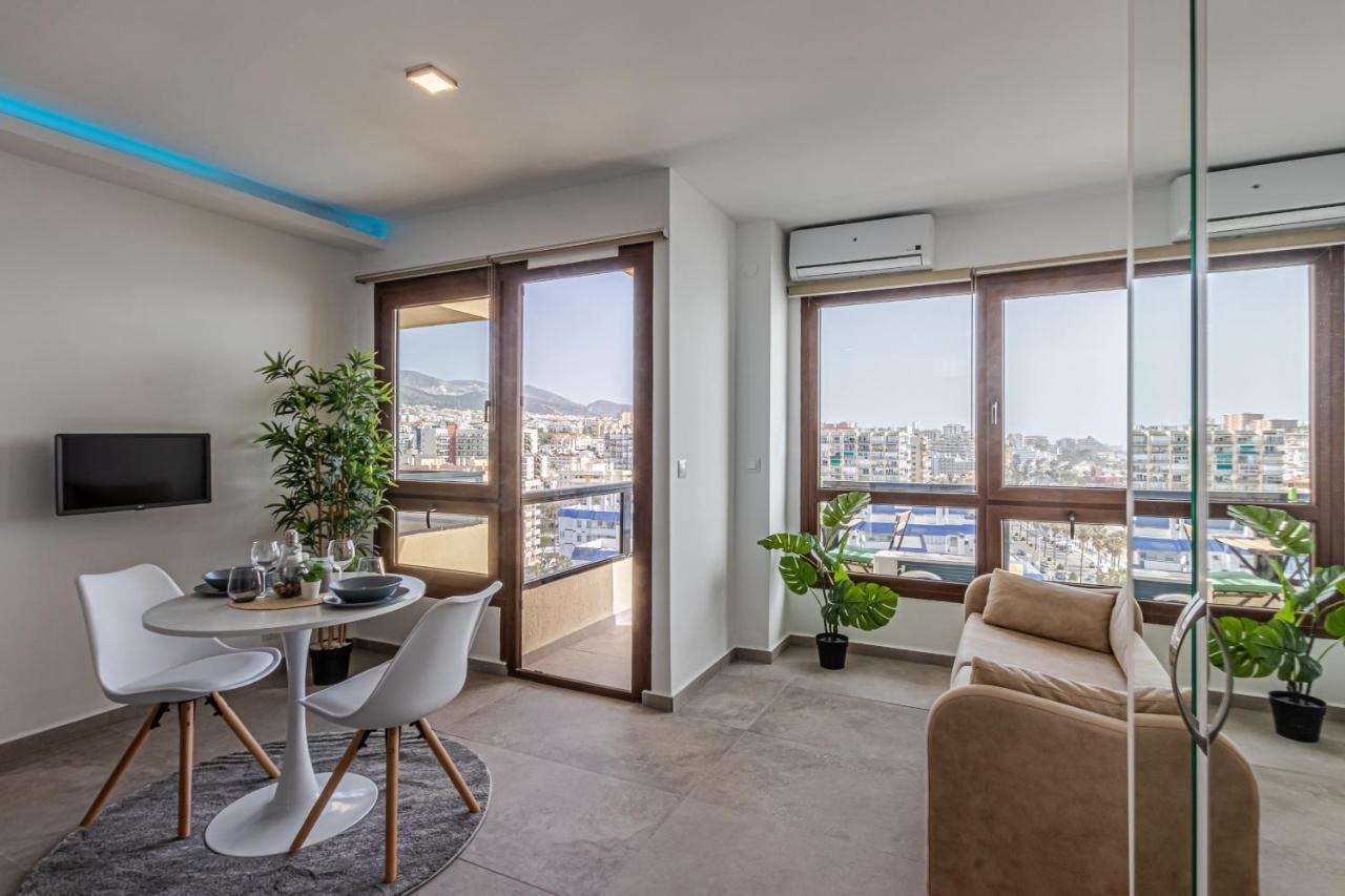 Beachfront With Spectacular Views And Swimming Pool 베날마데나코스타 외부 사진