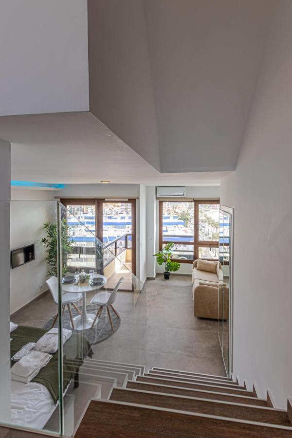 Beachfront With Spectacular Views And Swimming Pool 베날마데나코스타 외부 사진