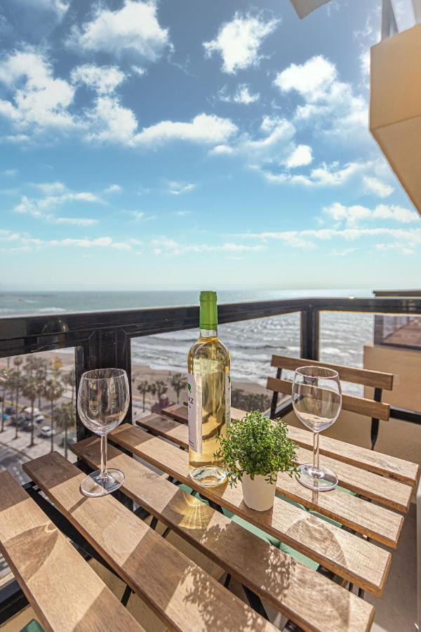 Beachfront With Spectacular Views And Swimming Pool 베날마데나코스타 외부 사진
