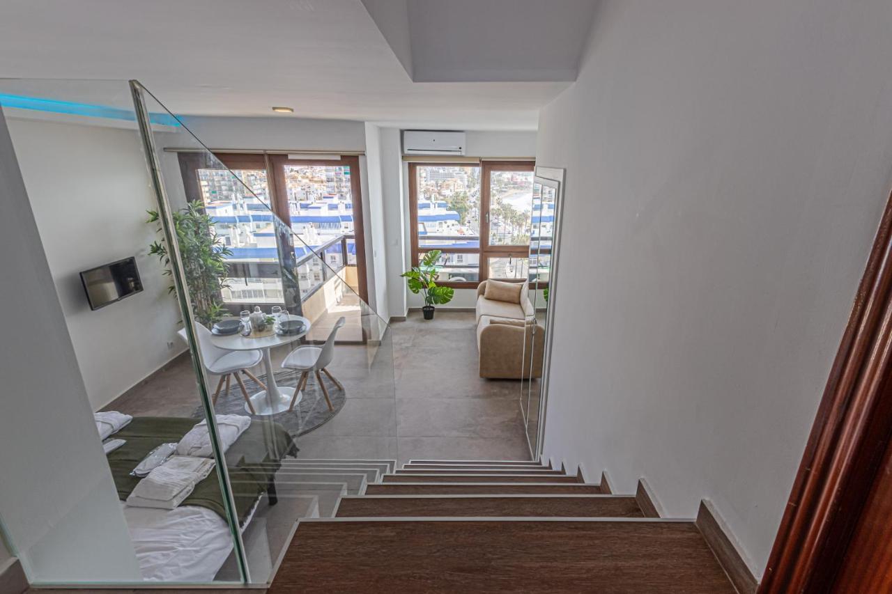 Beachfront With Spectacular Views And Swimming Pool 베날마데나코스타 외부 사진